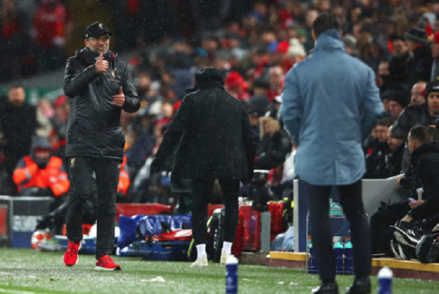 Muôn màu cảm xúc của Klopp trước khi bắt tay 