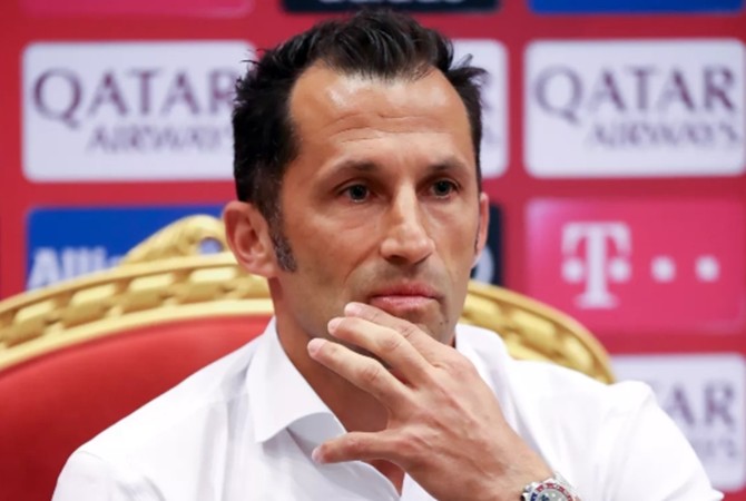 Riyad Mahrez by the Algerian medical team stopped Manchester City teammate Leroy Sane from joining Bayern Munich - Bóng Đá