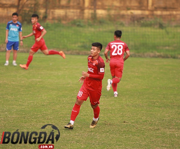 Man Utd ace Angel Gomes' view on new contract amid Chelsea and Barcelona transfer interest - Bóng Đá