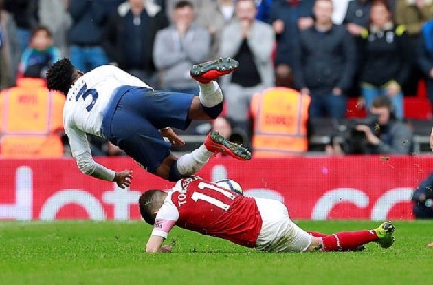 Ham hố triệt hạ đối thủ, trò cưng của Emery giúp Man Utd 