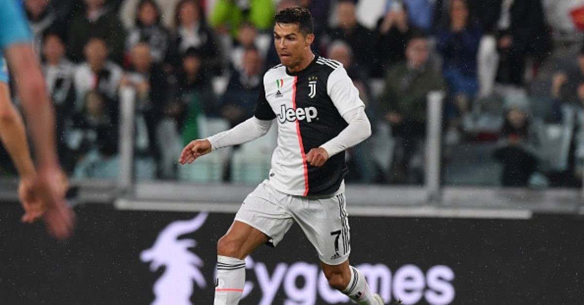 Mãi nâng cúp, Ronaldo có hành động làm đau con trai cưng - Bóng Đá