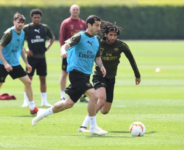Emery chỉ thẳng mặt học trò, sân tập Arsenal căng thẳng tột độ trước giờ G - Bóng Đá