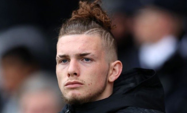Chân dung cầu thủ trẻ tuổi nhất trong lịch sử Premier League - Bóng Đá