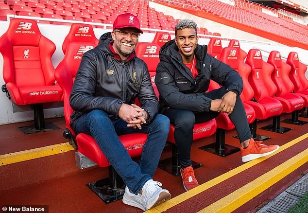 Đây! Lý do Klopp không chạm tay vào logo Liverpool tại Anfield - Bóng Đá