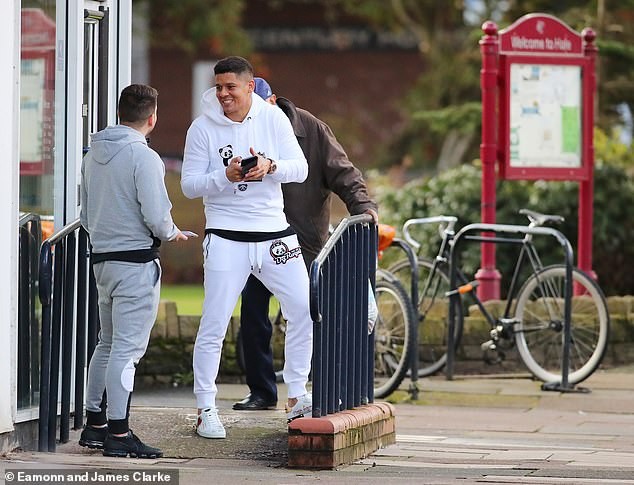 Marcos Rojo rơi vào cảnh 'éo le' vì tiền nhiều - Bóng Đá
