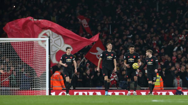 Phô diễn kỹ năng, Nicolas Pepe biến 'bom tấn' của Man Utd thành gã hề trên sân - Bóng Đá