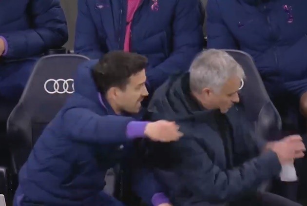 Jose Mourinho RAGING in hilarious video after Raheem Sterling tried to win second penalty during Tottenham victory - Bóng Đá