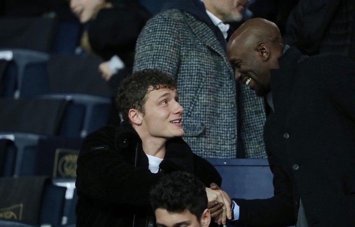 Benjamin Pavard attending PSG against Monaco at The Parc des Princes last night. - Bóng Đá