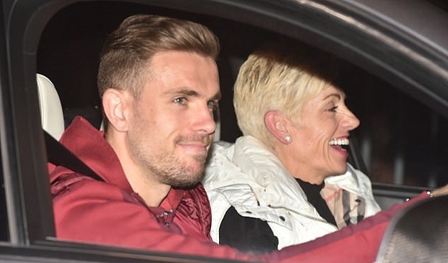 Ngược dòng ngoạn mục, dàn sao Liverpool rạng rỡ hết cỡ rời Anfield - Bóng Đá