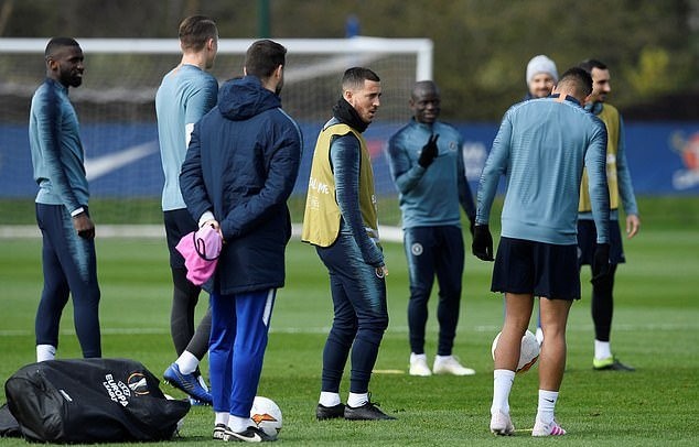 Chelsea tập luyện - Bóng Đá