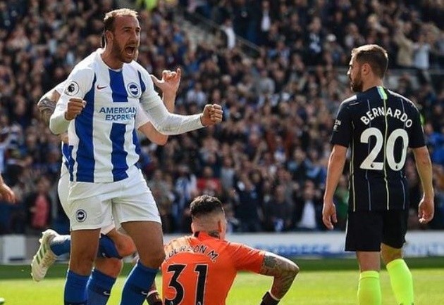 Dàn sao Man City lạ lẫm với món ăn được chủ nhà Brighton mời - Bóng Đá