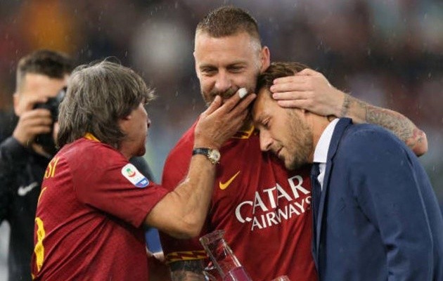 Romanista nghẹn ngào trong ngày từ biệt De Rossi - Bóng Đá