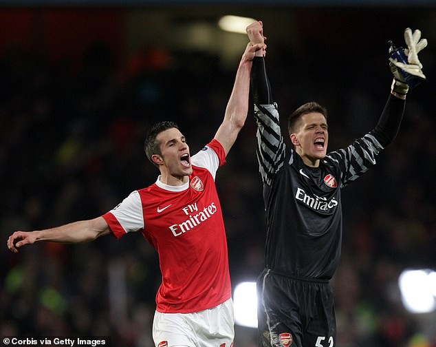 Không chỉ Van Persie, Szczesny còn 'đá đểu' một số đồng đội cũ ở Arsenal  - Bóng Đá