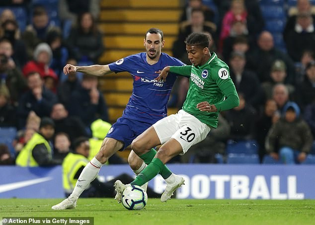 Với hành động này, Sterling trở thành người hùng trong mắt 'đối thủ' - Bóng Đá