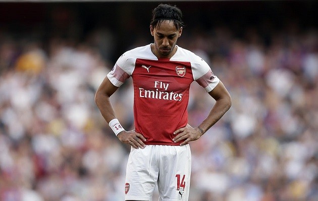 Mustafi nổi giận với đồng hương sau khi bị người cũ Man Utd qua mặt dễ dàng - Bóng Đá