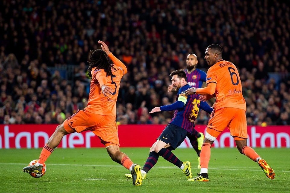 MU đến Lowry City - ảnh - Bóng Đá