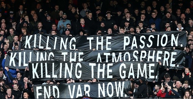 Lacazette có pha bỏ lỡ không tưởng khiến Arsenal mất luôn 3 điểm - Bóng Đá