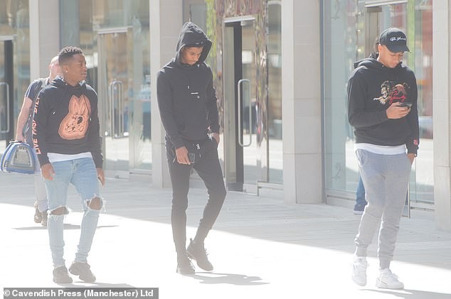 Ảnh Lingard và Rashford hẹn hò - Bóng Đá