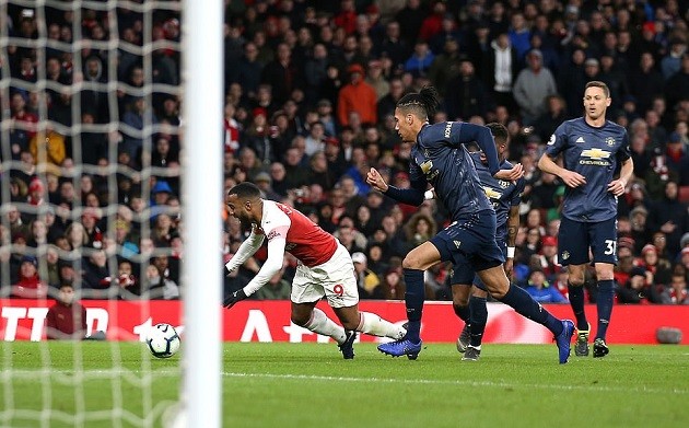 3 'điểm 8' then chốt giúp Emery đánh bại Solskjaer - Bóng Đá