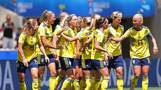 ẢNH: NỮ THÁI THUA THỤY ĐIỂN  4-1 - Bóng Đá