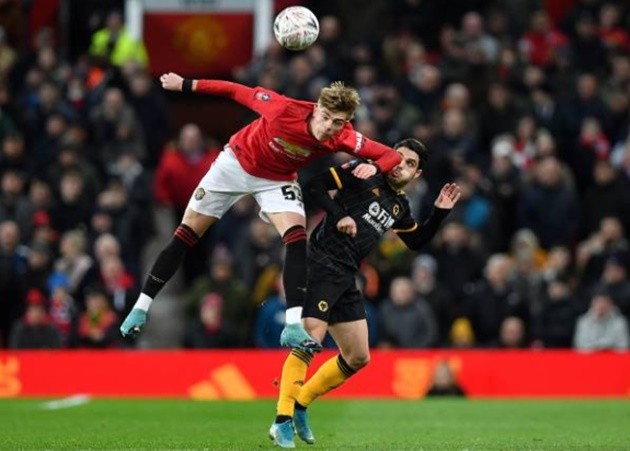 Williams vật tay đôi đối thủ - Bóng Đá