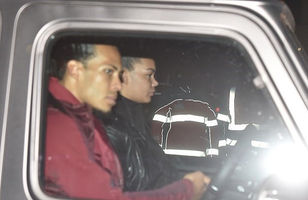 Ngược dòng ngoạn mục, dàn sao Liverpool rạng rỡ hết cỡ rời Anfield - Bóng Đá