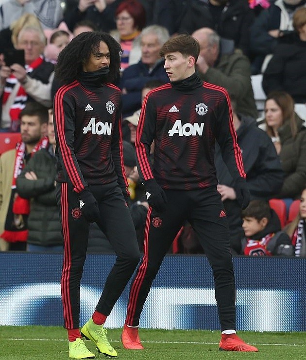 Gạt qua nỗi đau chấn thương, Lingard tìm thú vui tiêu khiển bên bạn bè - Bóng Đá
