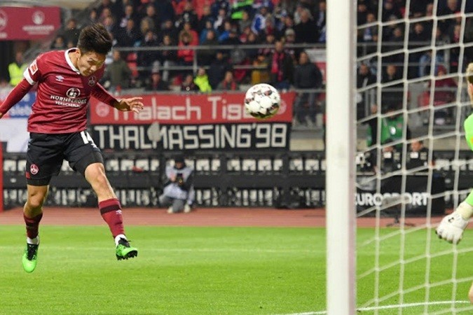 Đồng hương của Kagawa có lần đầu tiên làm 