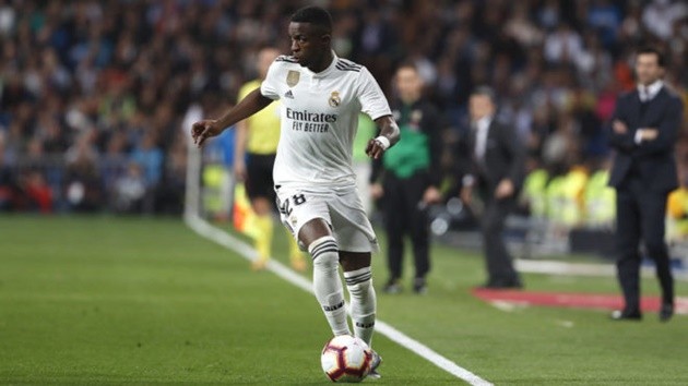 Real trì hoãn ngày ra sân của Vinicius - Bóng Đá
