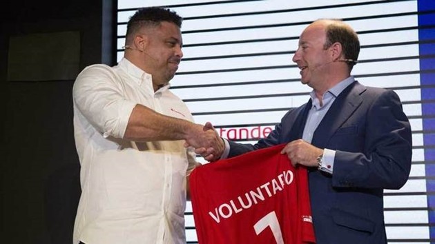 Ronaldo béo nói về Barca - Bóng Đá