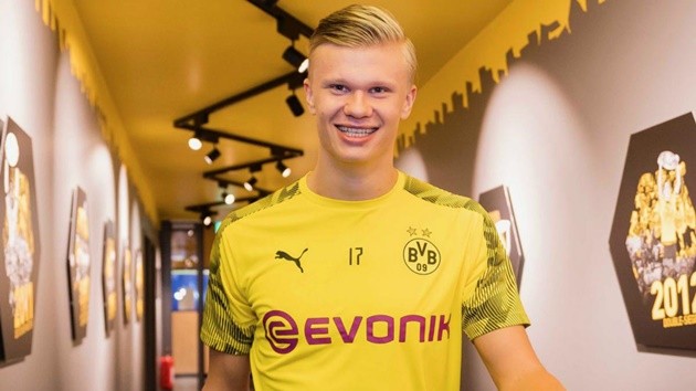 Lộ điều khoản bí mật trong hợp đồng, Man United rộng cửa đón Haaland về Old Trafford - Bóng Đá