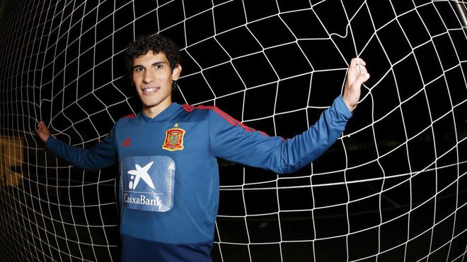 Jesus Vallejo to join Granada on loan - Bóng Đá