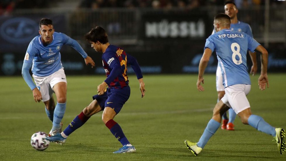 Just three shots on target from Barcelona's 718 passes - Bóng Đá