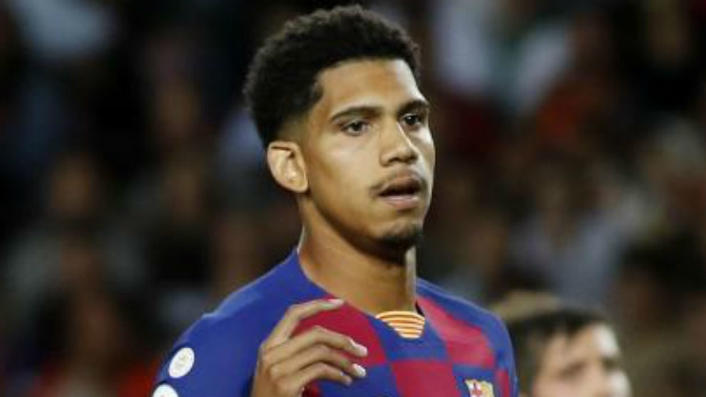 Araujo takes Pique's place in Barcelona squad to face Real Betis - Bóng Đá