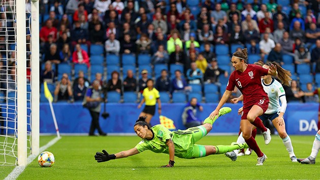 ẢNH: Đả bại Argentina, Sao Man Utd đưa tuyển nữ Anh vào vòng 1/8 World cup - Bóng Đá