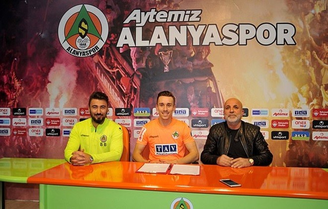 Tang lễ Josef Sural (Daily Mail) - Bóng Đá