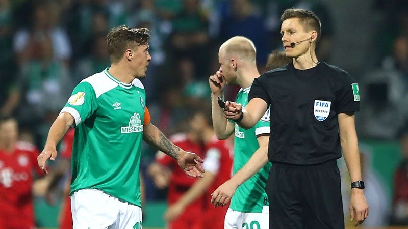 Thắng trận, Boateng làm một điều khiến Kruse cảm thấy nóng mặt  - Bóng Đá