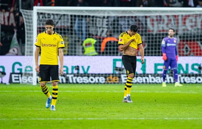 Akanji và Hakimi là nguyên nhân khiến Dortmund thua trận - Bóng Đá