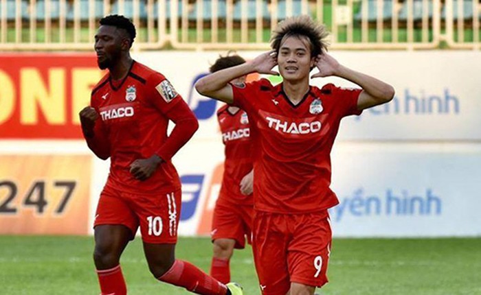 Văn Toàn chú ý, Hồng Quân cũng đang dẫn đầu danh sách 