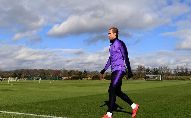 Shaw được khen hay nhất trận - Bóng Đá