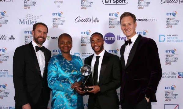 Sao Brazil gây ấn tượng mạnh với 