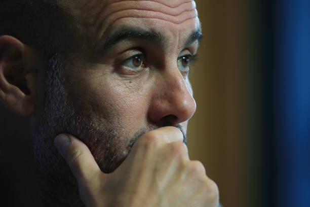 Bị Liverpool vượt mặt, Pep đau đầu tìm 