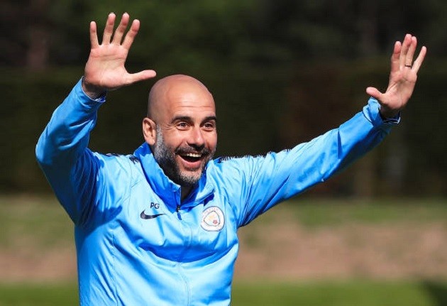 Chưa đấu Watford, Pep Guardiola đã tập ăn mừng chức vô địch - Bóng Đá