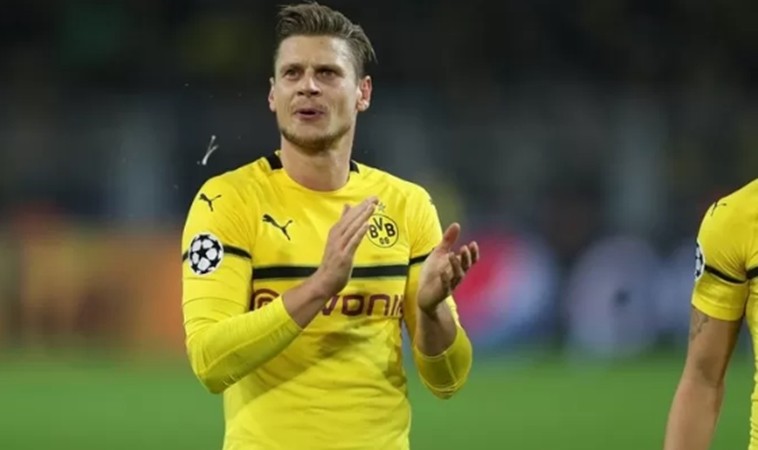 Lukas Piszczek hopeful of new Dortmund deal - Bóng Đá