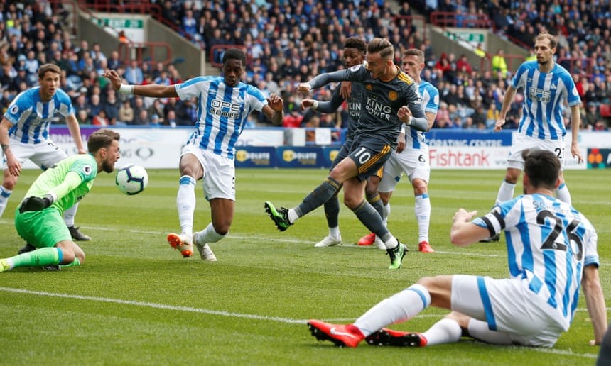 United fans praise Fred as one bright spot in defeat - Bóng Đá