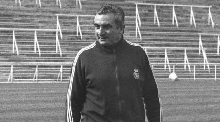 Chia đội hình đá 