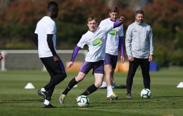 Phản ứng fan Việt Nam sau trận hòa Chelsea - Bóng Đá