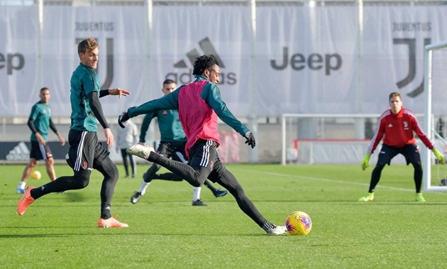 ẢNH: NỮ THÁI THUA THỤY ĐIỂN  4-1 - Bóng Đá