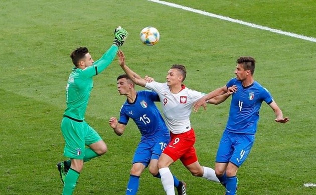 Đánh bại chủ nhà Ba Lan, 