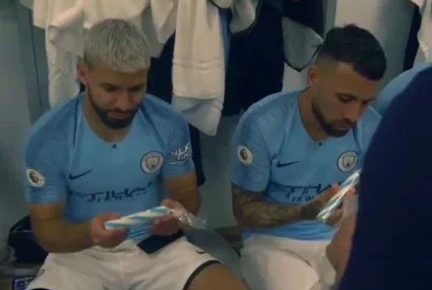 Dàn sao Man City lạ lẫm với món ăn được chủ nhà Brighton mời - Bóng Đá